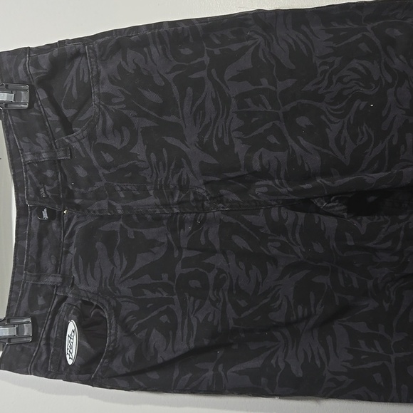 H&M X No Fear Loose Fit Twill Trousers No Fear Graphic Print 6 - Picture 3 of 16